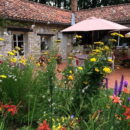 La Petite Thimote Bed & Breakfast Nieuil-l'Espoir
