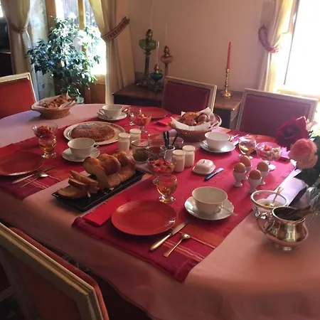 La Petite Thimote Bed & Breakfast *